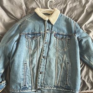Levi’s sherpa jacket (XL)